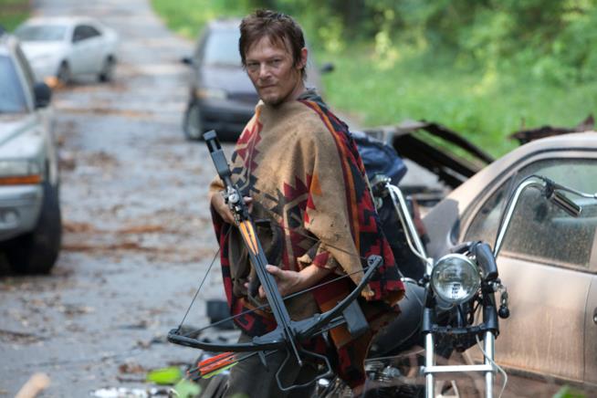 Norman Reedus è pronto a scatenare la rivolta se dovesse morire Daryl Norman Reedus nei panni di Daryl in una scena di The Walking Dead