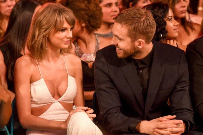 Calvin Harris fa una dedica a Taylor Swift Primo piano di Calvin Harris e Taylor Swift