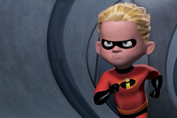 Flash Parr Flash in corsa in una scena del primo film de Gli Incredibili