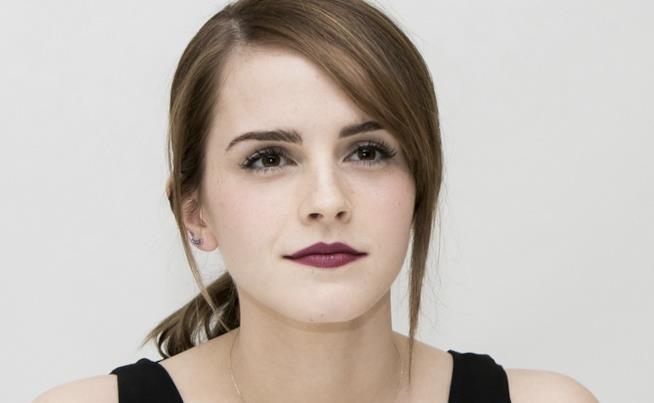 Emma Watson risponde alle polemiche sul topless Un primo piano di Emma Watson