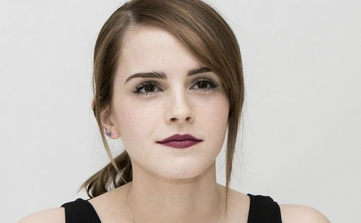 Emma Watson risponde alle polemiche sul topless Un primo piano di Emma Watson
